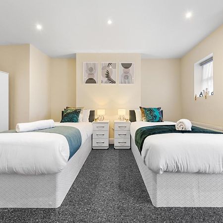 Elegant 2Br London Hideaway- King Bed, Sleeps 6 - Parking- Instant Book- 20 Percent Off Limited Time! Барнет Экстерьер фото