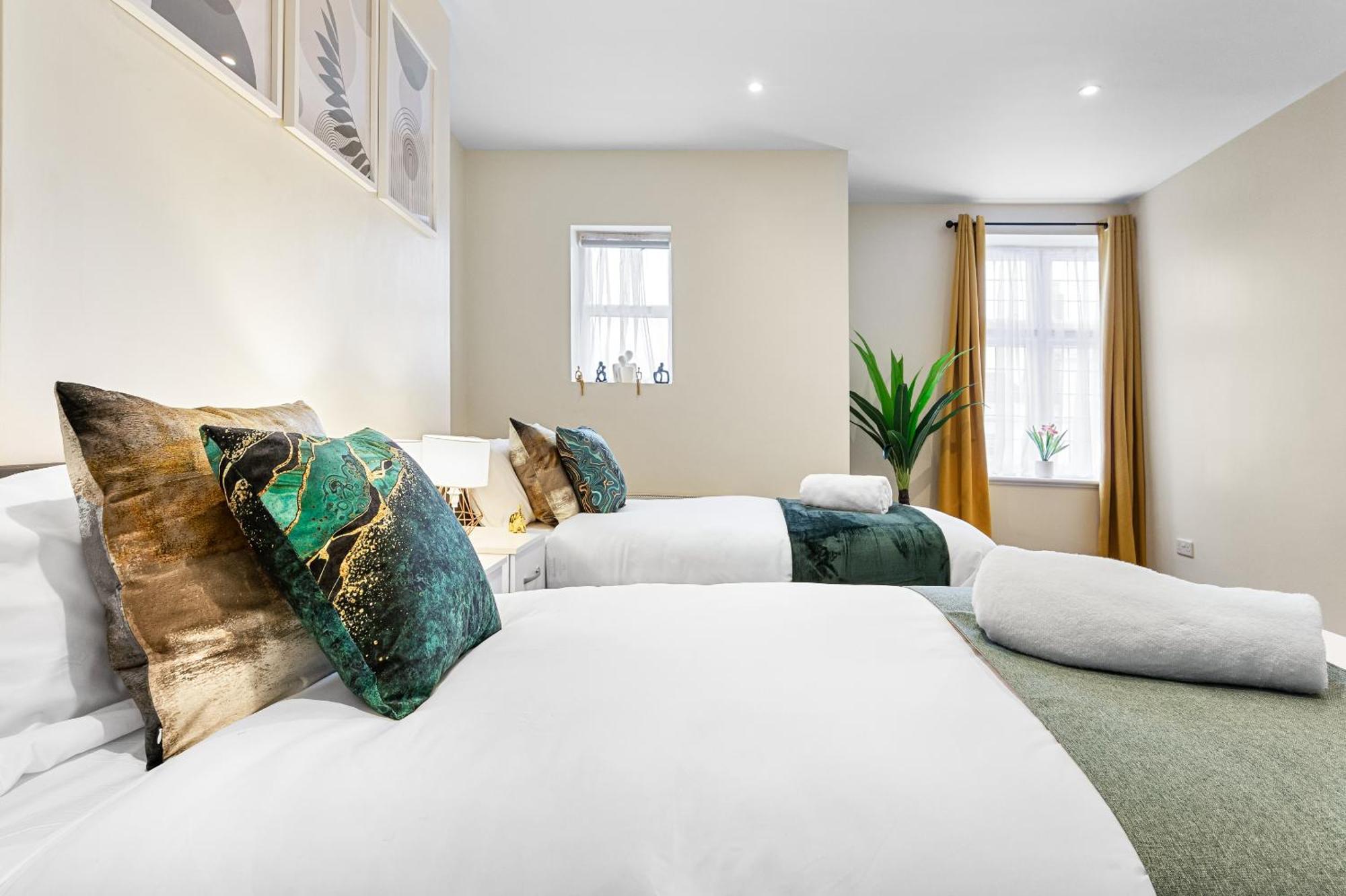 Elegant 2Br London Hideaway- King Bed, Sleeps 6 - Parking- Instant Book- 20 Percent Off Limited Time! Барнет Экстерьер фото