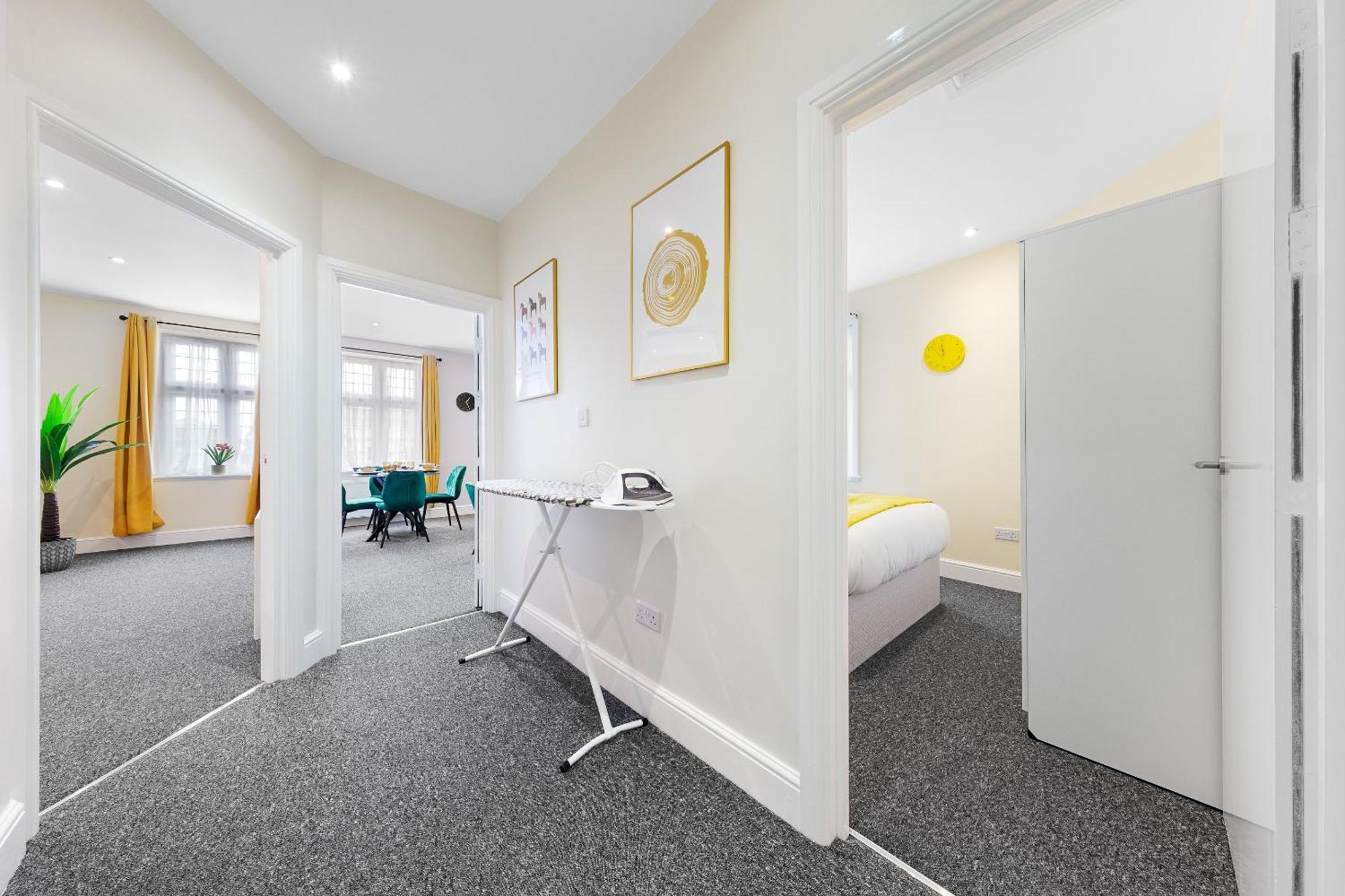 Elegant 2Br London Hideaway- King Bed, Sleeps 6 - Parking- Instant Book- 20 Percent Off Limited Time! Барнет Экстерьер фото