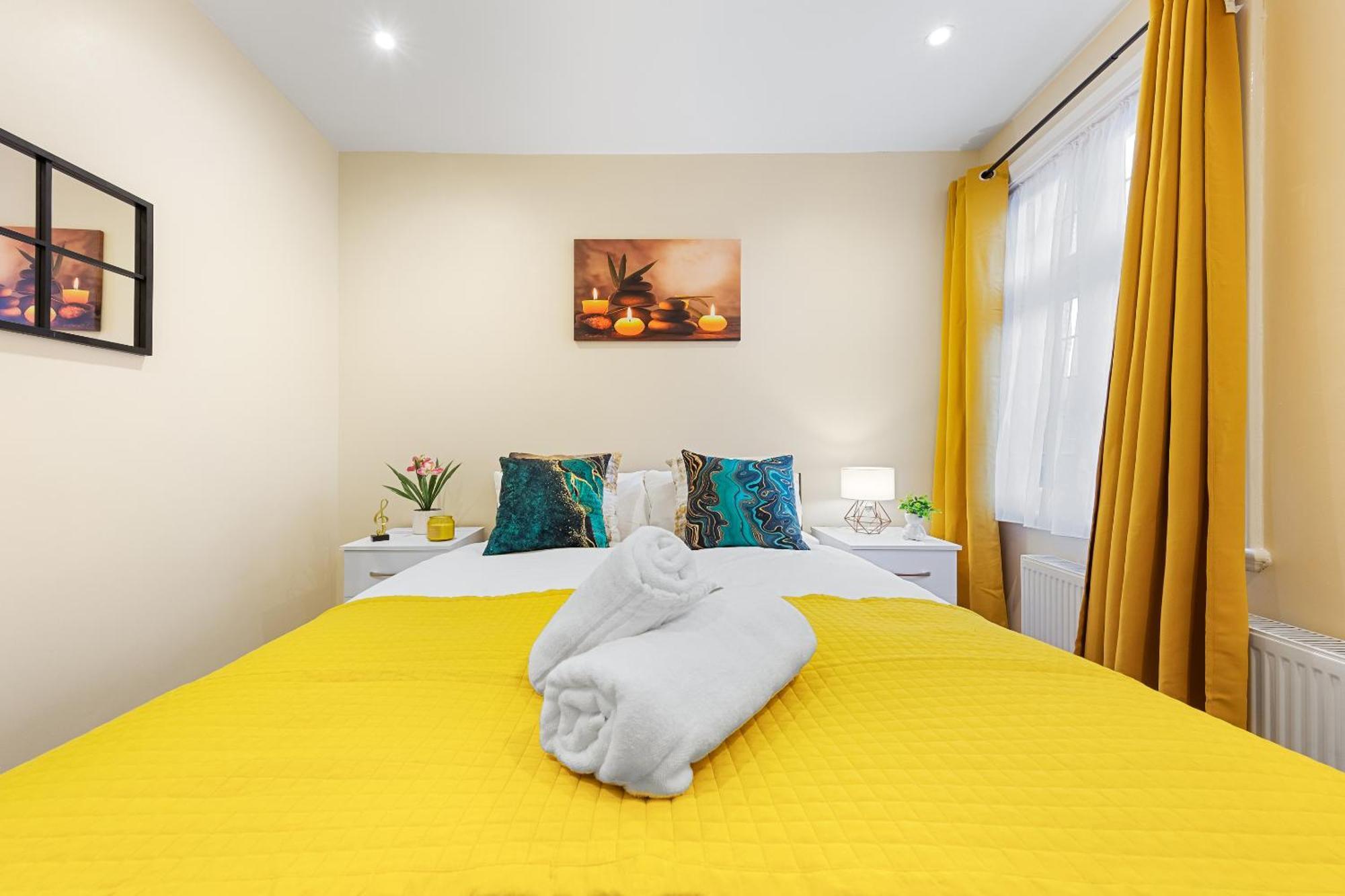 Elegant 2Br London Hideaway- King Bed, Sleeps 6 - Parking- Instant Book- 20 Percent Off Limited Time! Барнет Экстерьер фото