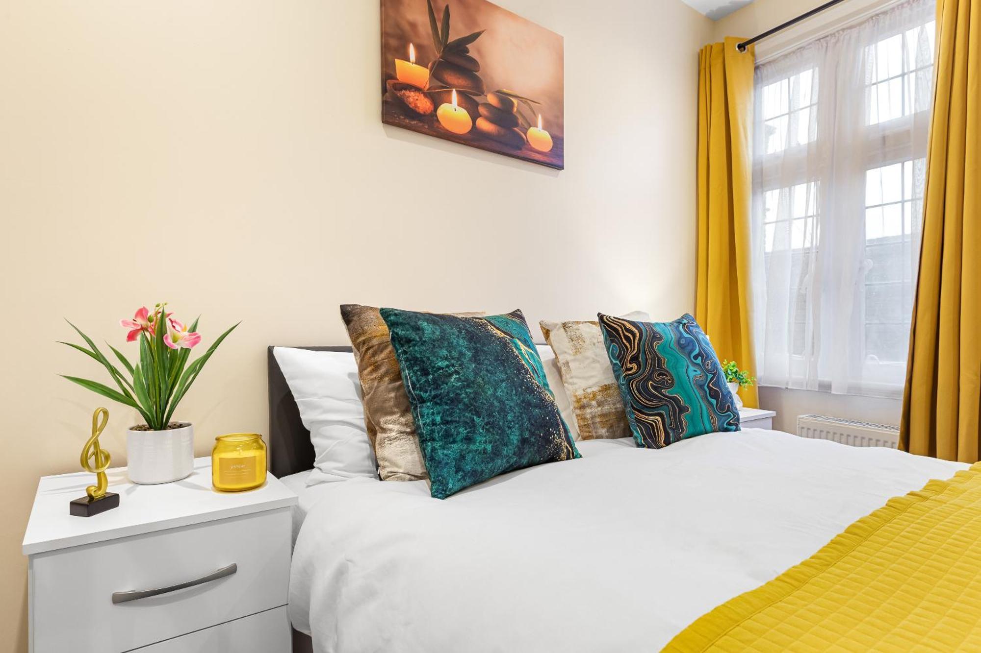 Elegant 2Br London Hideaway- King Bed, Sleeps 6 - Parking- Instant Book- 20 Percent Off Limited Time! Барнет Экстерьер фото