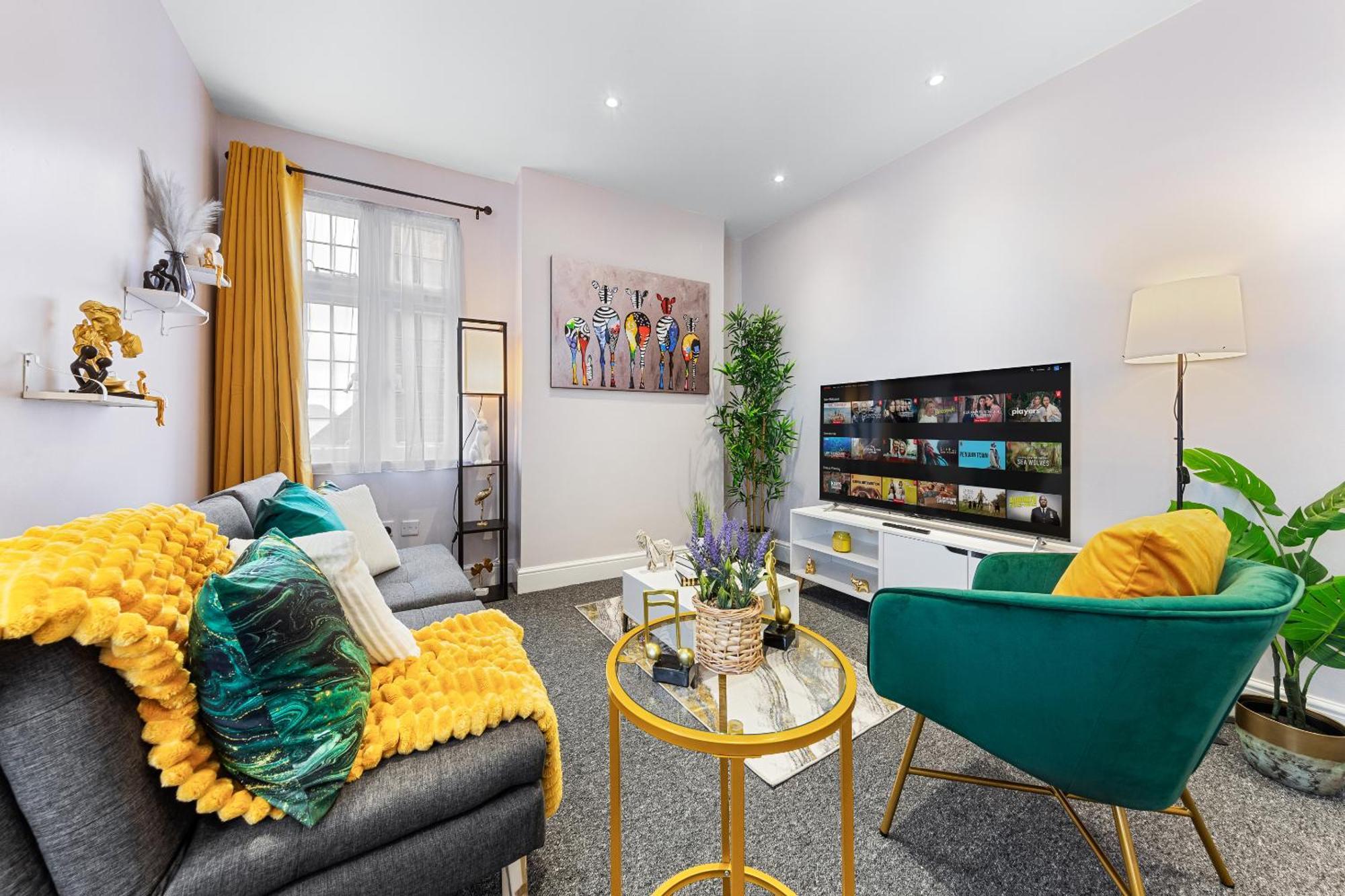 Elegant 2Br London Hideaway- King Bed, Sleeps 6 - Parking- Instant Book- 20 Percent Off Limited Time! Барнет Экстерьер фото